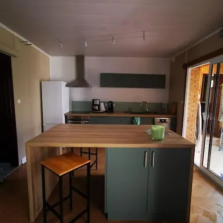 Дом отдыха Maison De Pour 12 Personnes Экиан-Пляж
