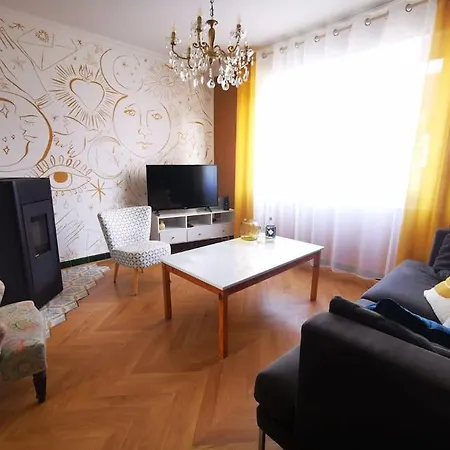 Maison De Pour 12 Personnes *